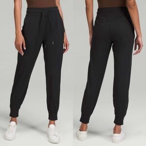 Lululemon women's Ready to Rulu High-Rise black Jogger size 2